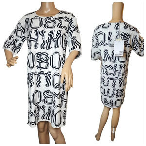 NWT Love Moschino dress. Size 6 or 8. See description